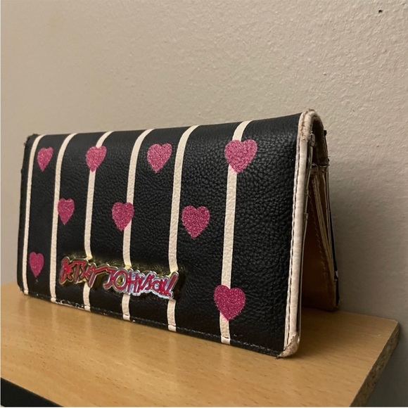 Vintage Betsey Johnson Black & White Stripe Pink Glitter Heart Fold-Over Wallet - Picture 2 of 16